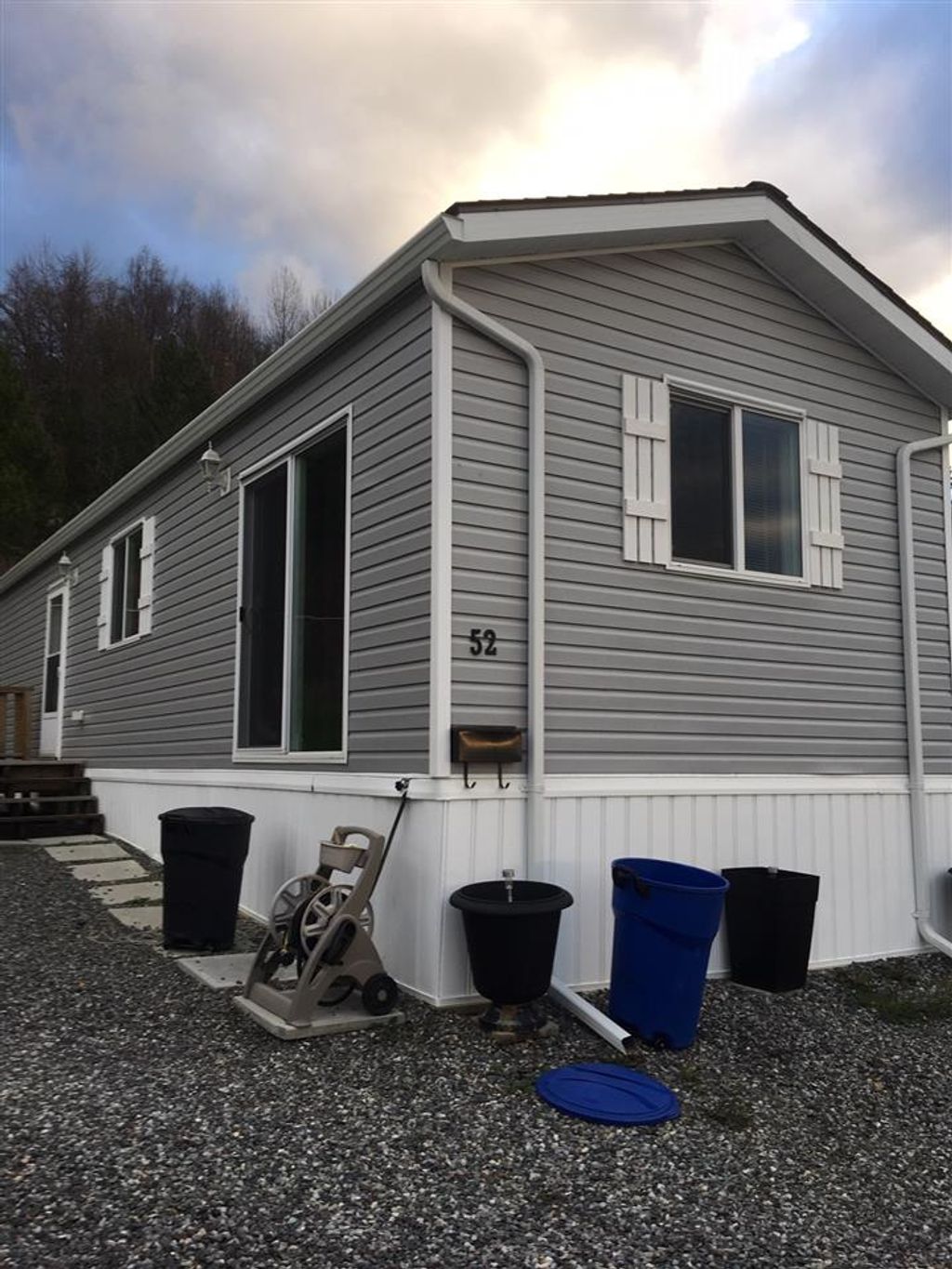 listing image 1101923656716251678