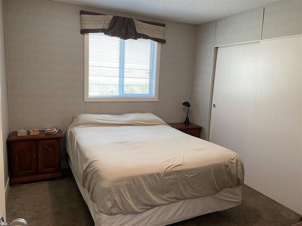 listing image 1102282916830012133