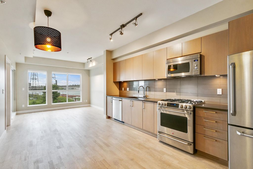 listing image 1106272194968606191