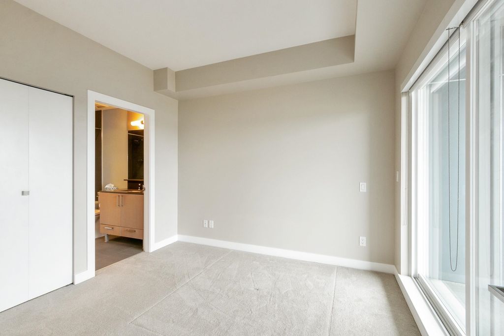 listing image 1100224343857751262