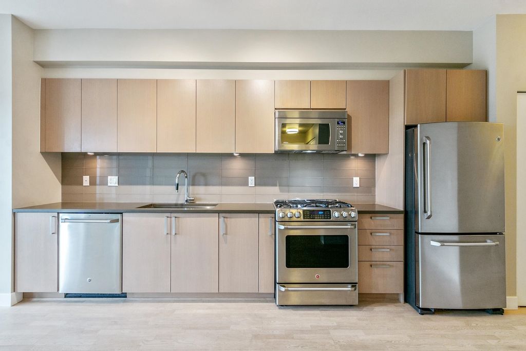 listing image 1104598149770641792