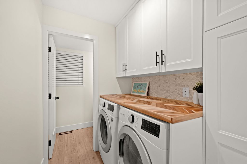 listing image 1102797609891912420