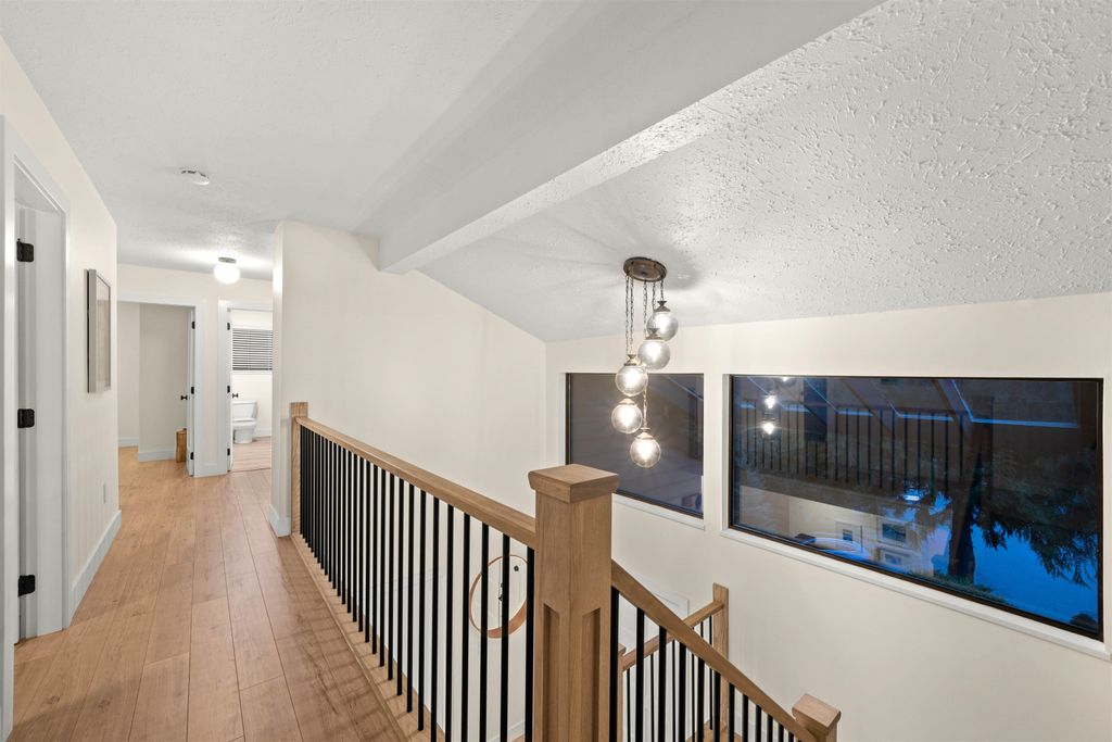 listing image 1100532053189647754