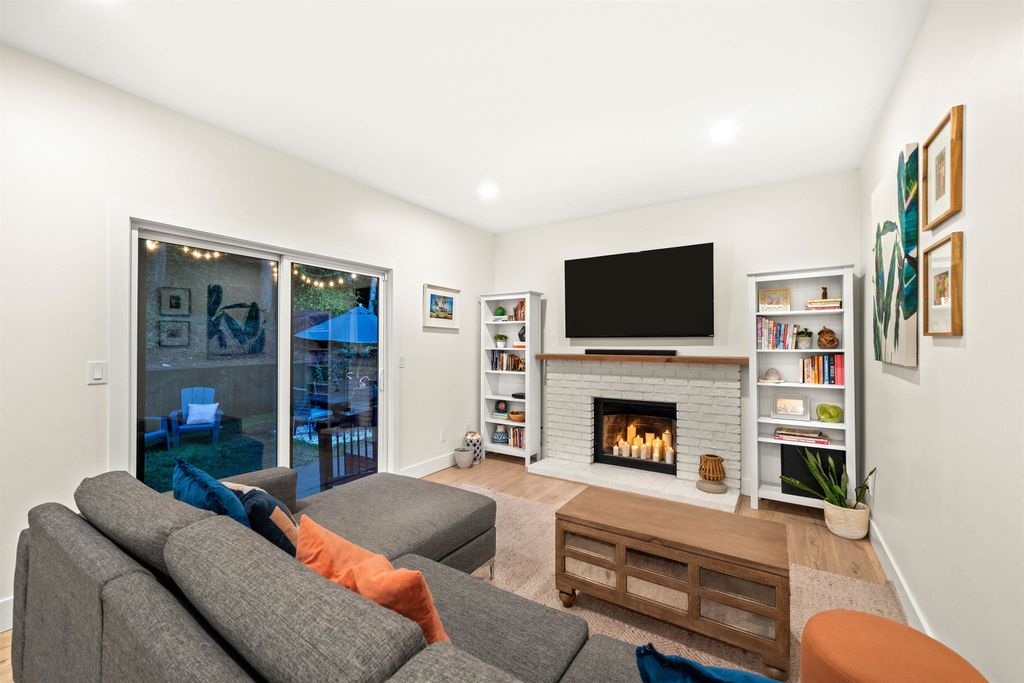 listing image 1106040090592926152