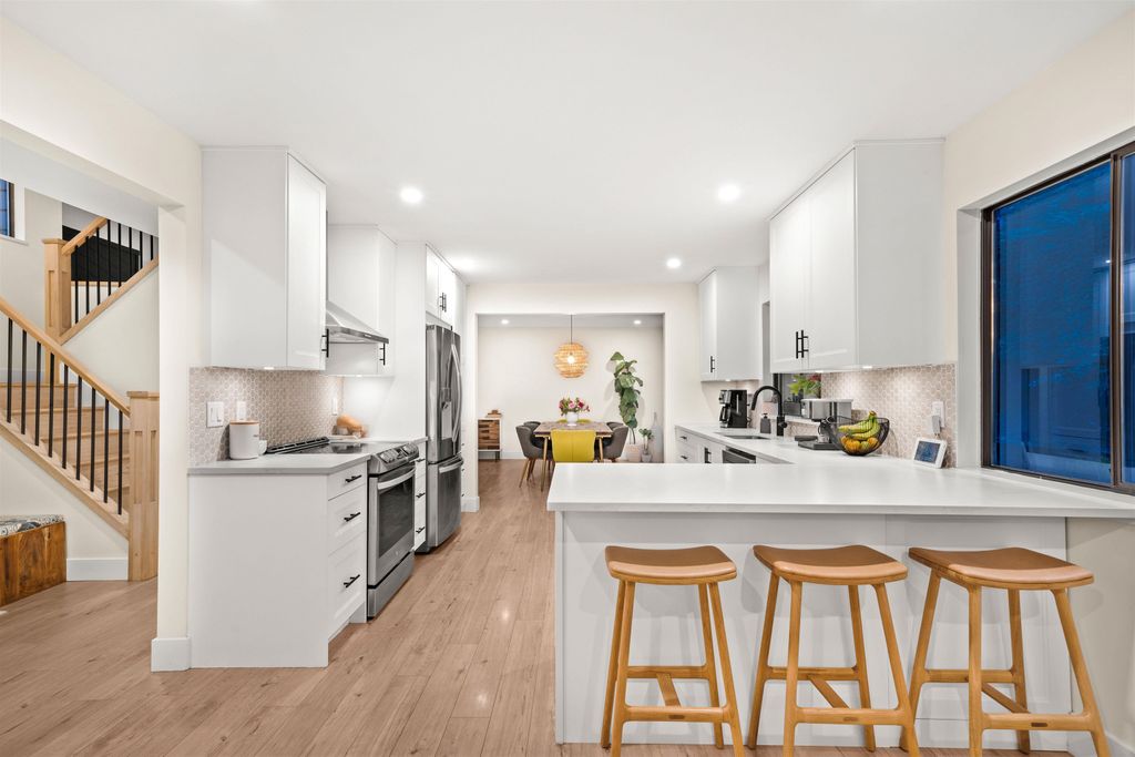 listing image 1100556022953264170