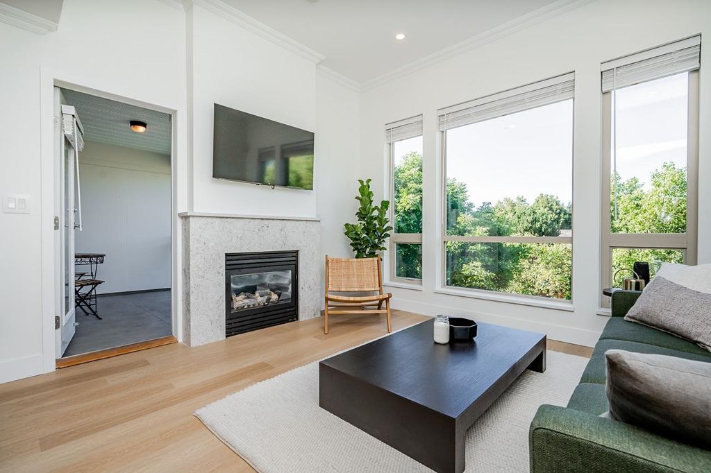listing image 1105344697281299946