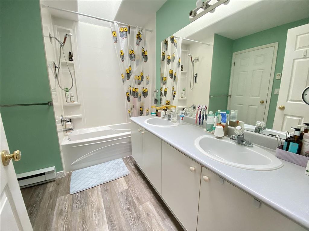 listing image 1109875112415245842