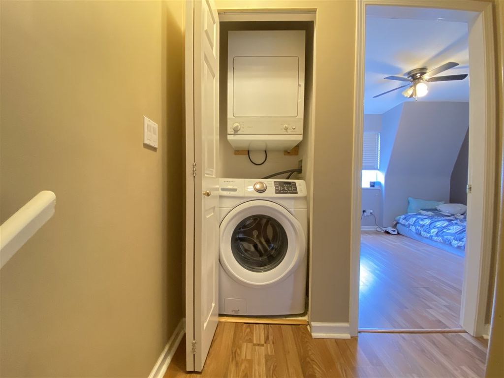 listing image 1106671042270275507