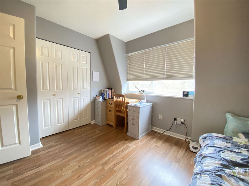 listing image 1103957421472264208