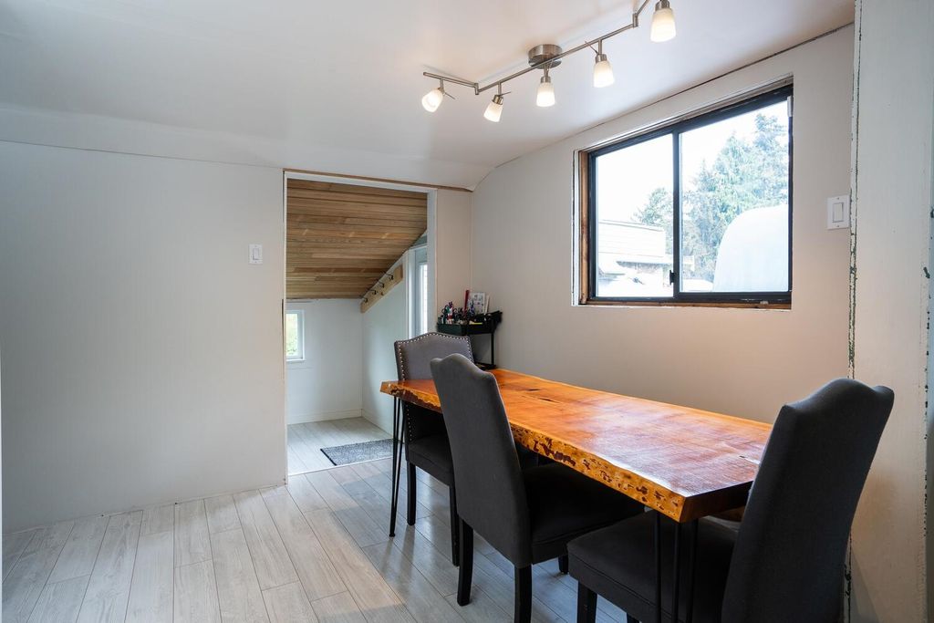 listing image 1109830596664964212