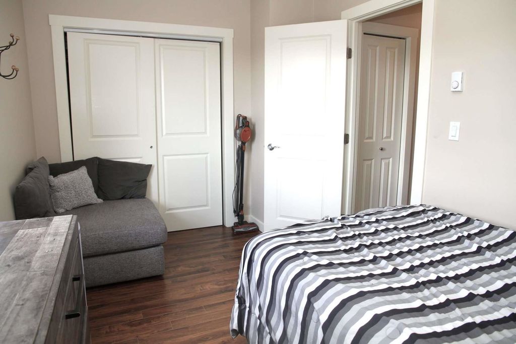 listing image 1101519348010476445