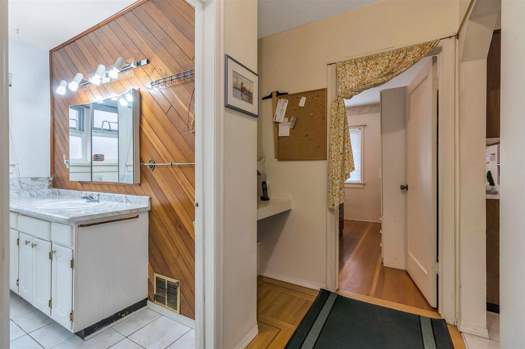 listing image 1104585841582641441