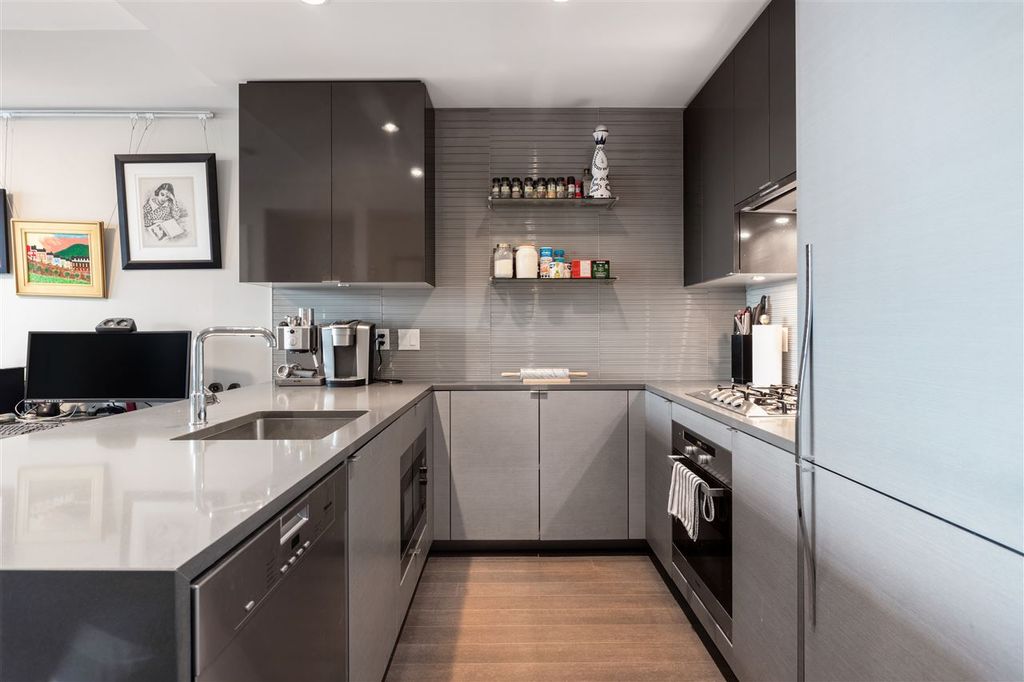 listing image 1104202403917979869