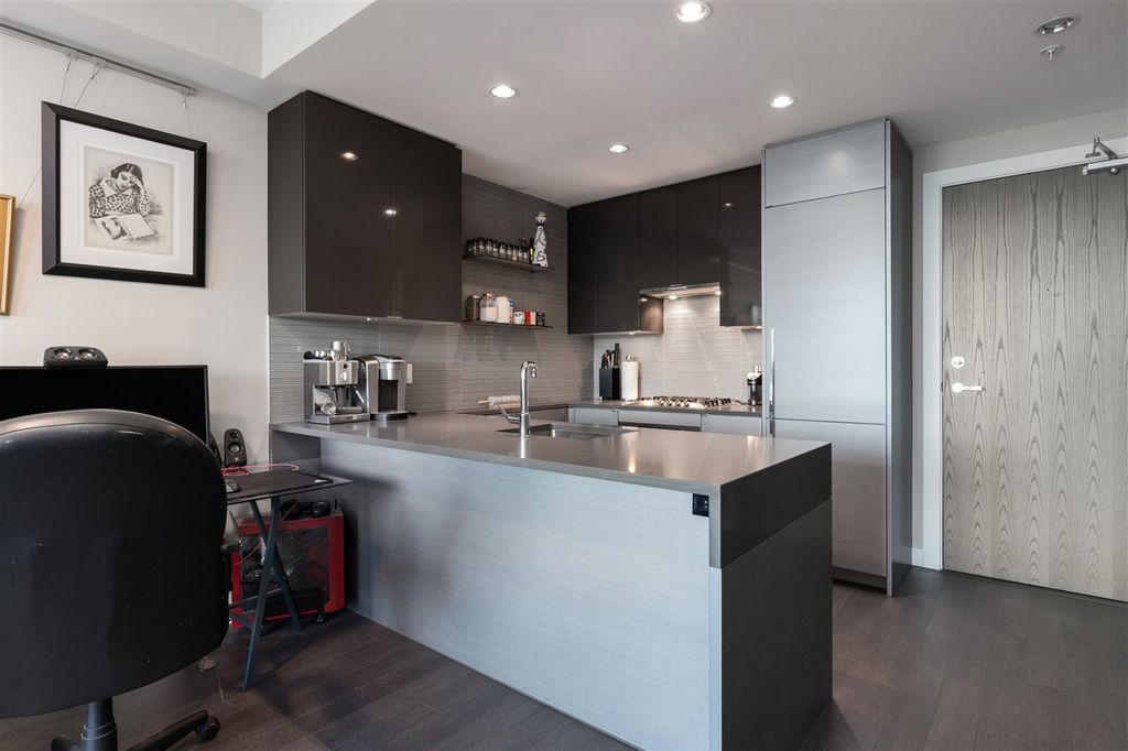 listing image 1102218548430827593