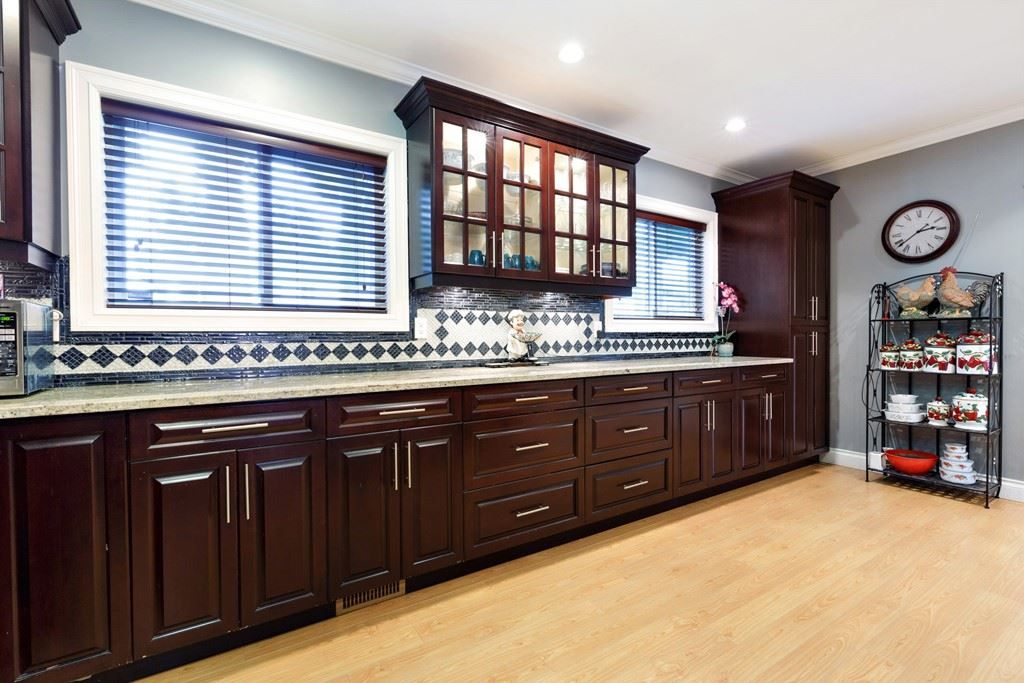 listing image 1108957420207218801