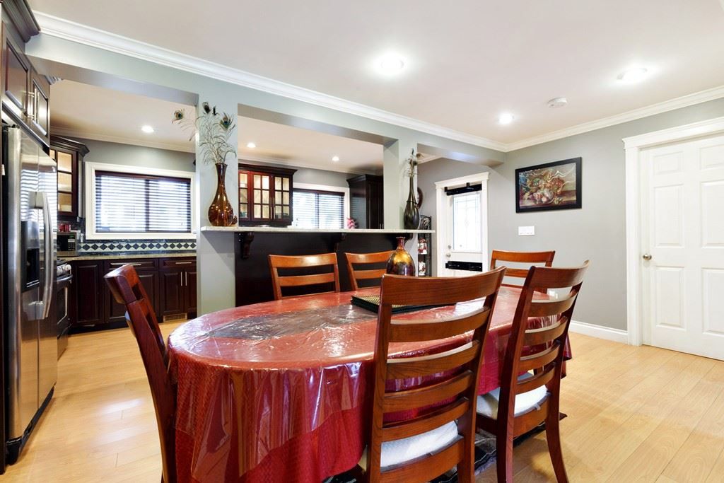 listing image 1104612505983681894