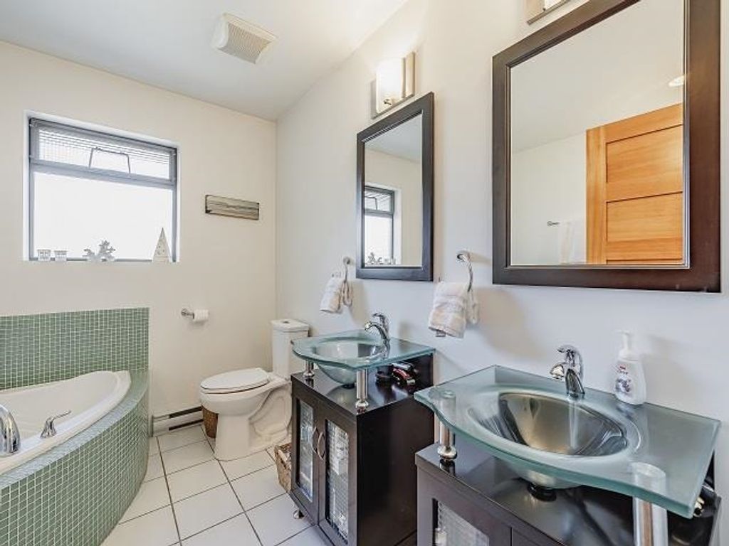 listing image 1106123876106118246