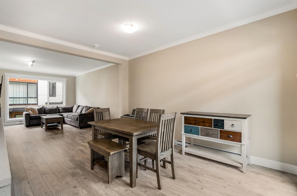 listing image 1102751978631329461