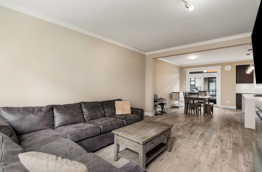 listing image 1101250245055789996