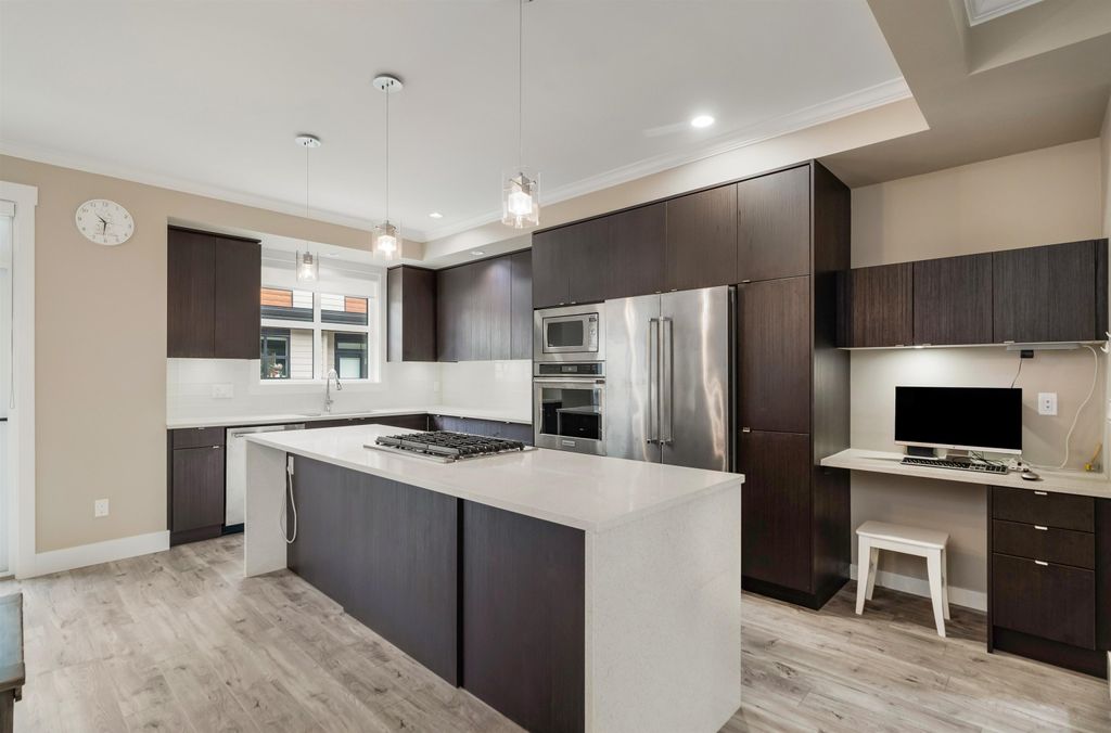 listing image 1107455111882571613