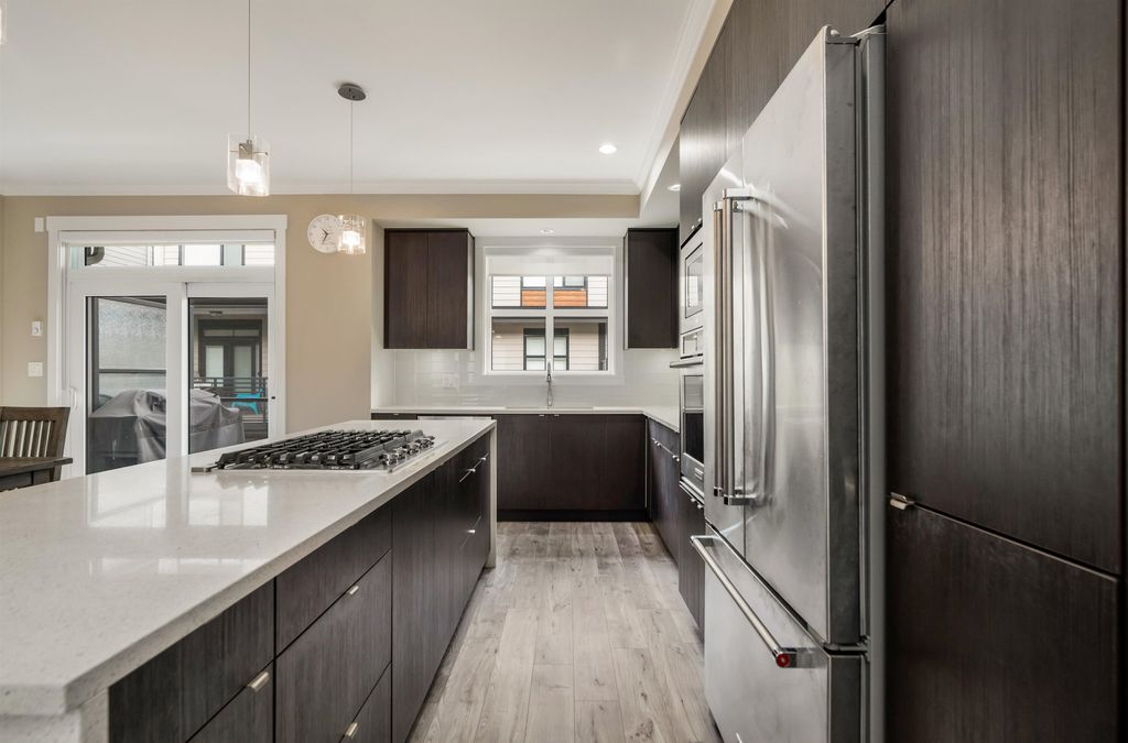listing image 1106610018629340496