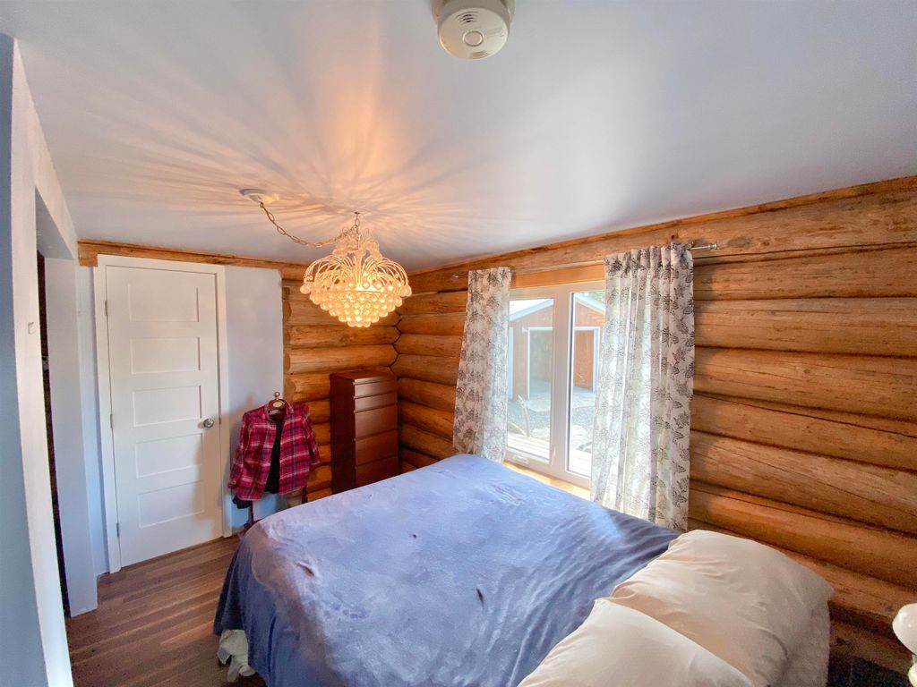 listing image 1105881398368096699
