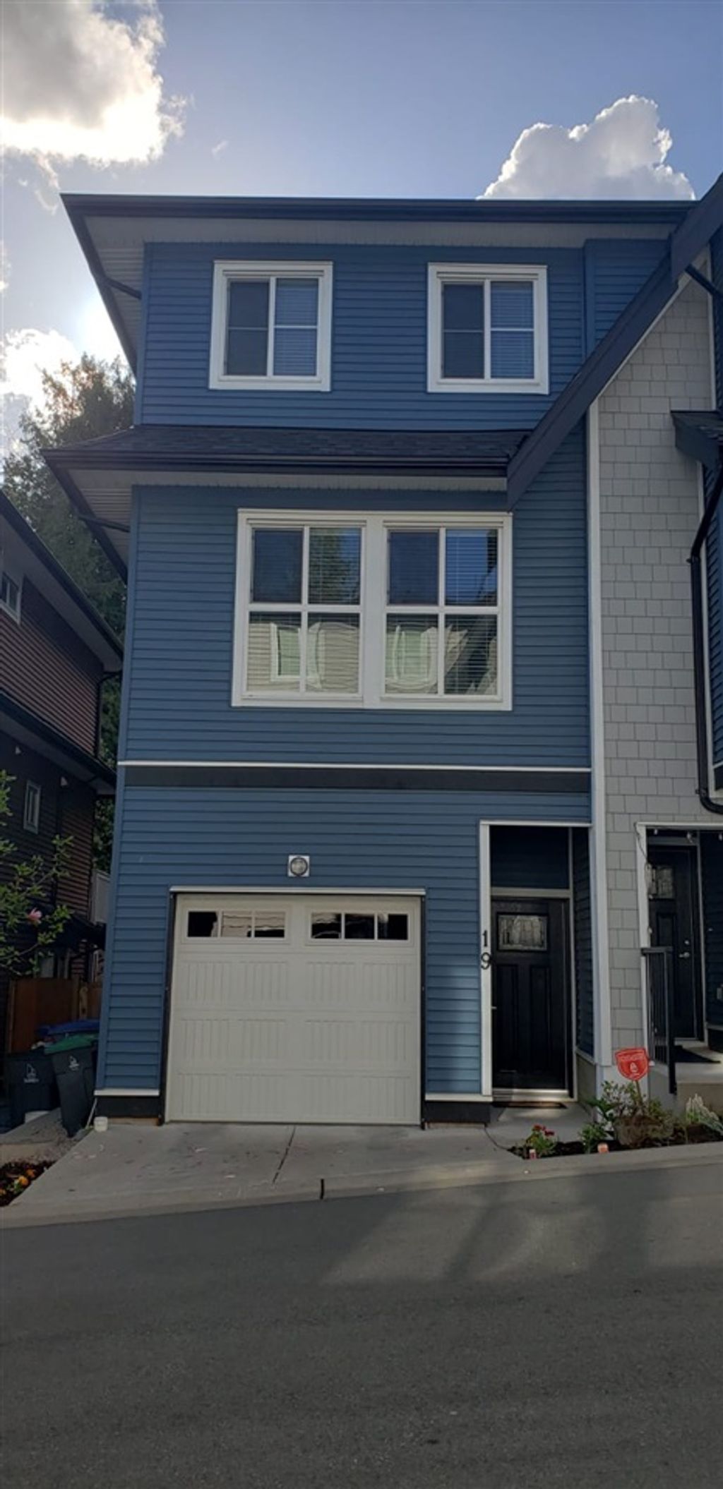 listing image 1108421634313709357