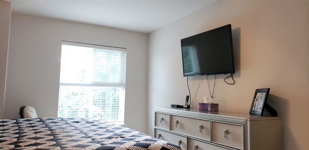 listing image 1105453796104532481