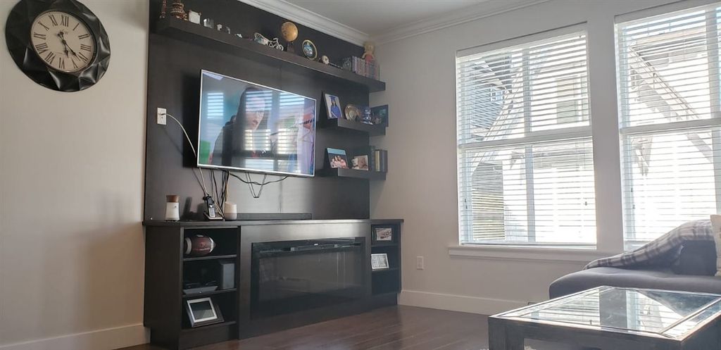 listing image 1101437965294430760