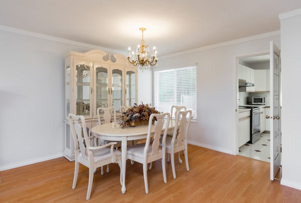 listing image 1106666733541190435