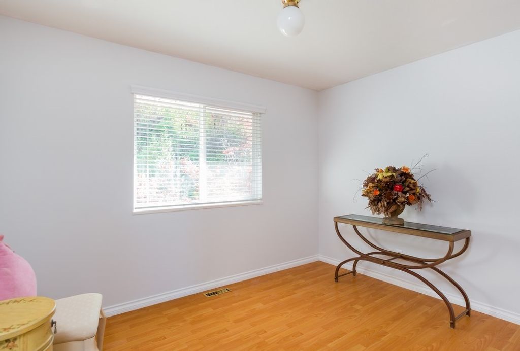listing image 1109887728828223569
