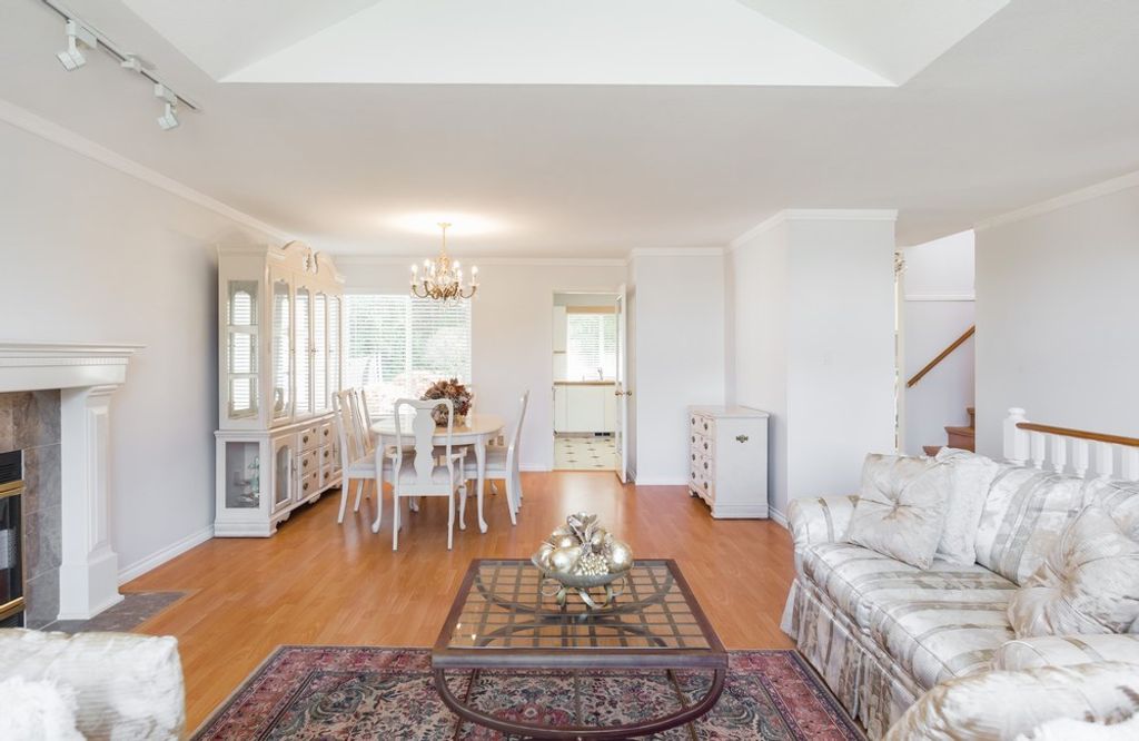 listing image 1101691015837365535
