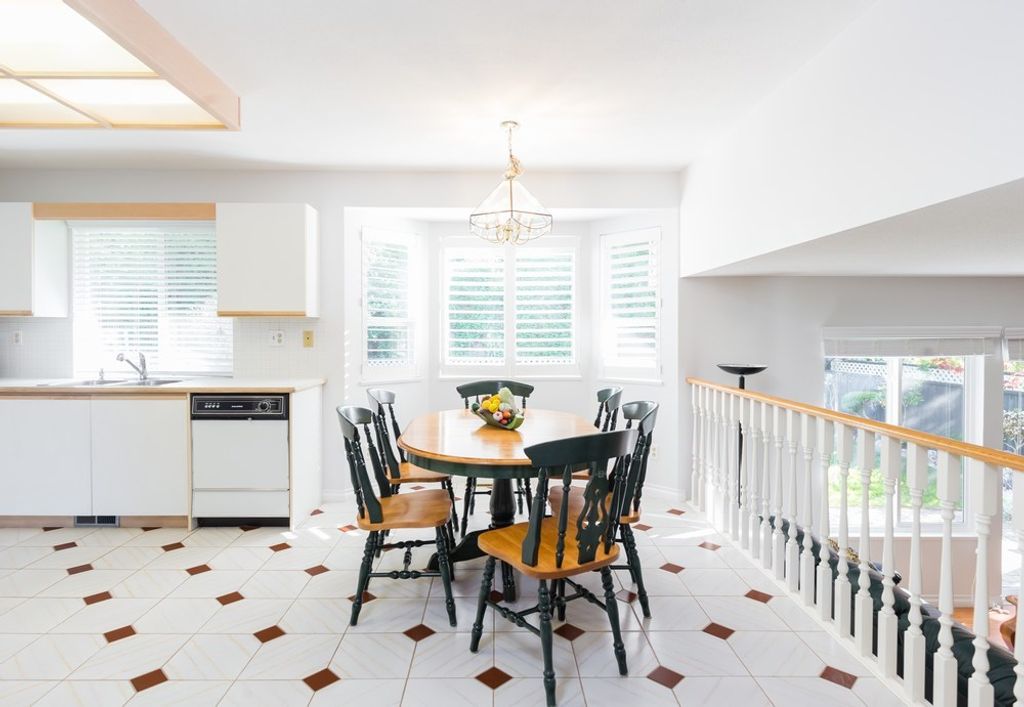 listing image 1106694464443581886