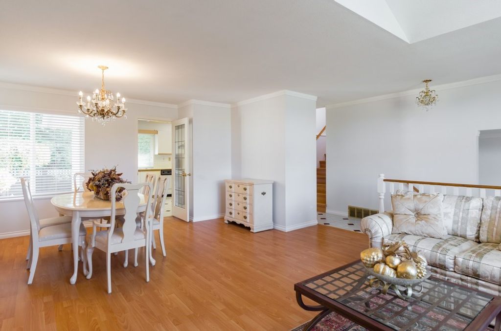 listing image 1103771504719148481