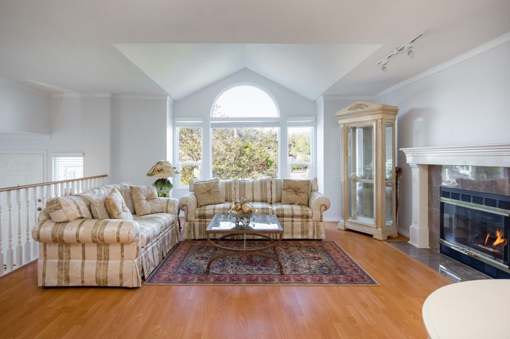 listing image 1104599973595291424