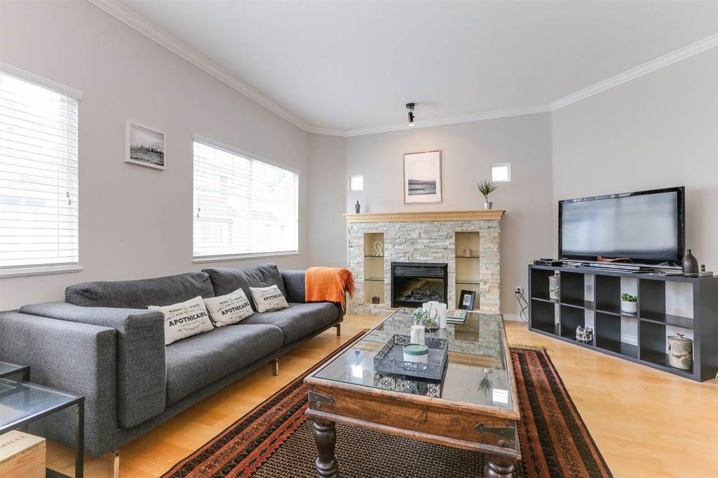 listing image 1105341415533226832