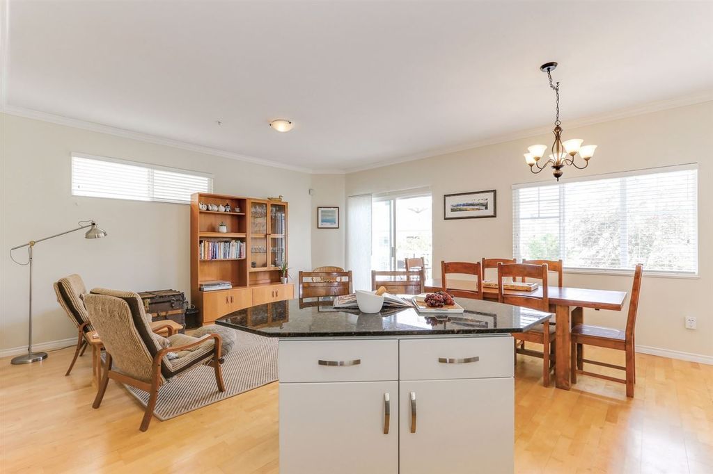 listing image 1104002408239751892