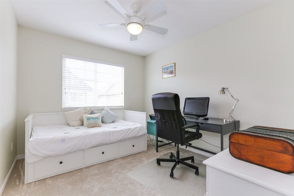 listing image 1100180772743519586