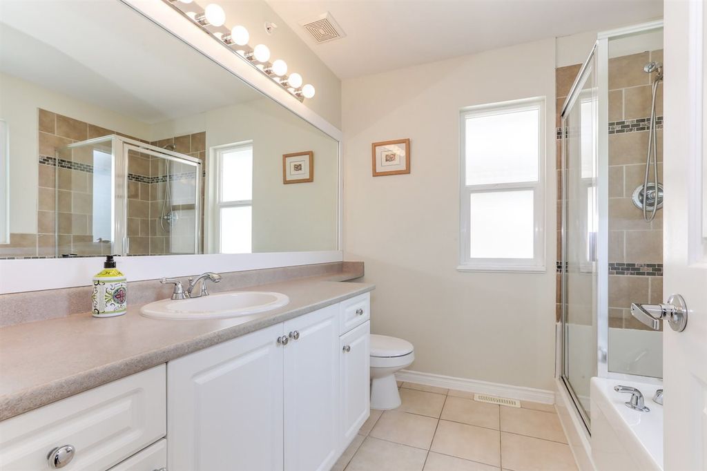 listing image 1109745061441305152