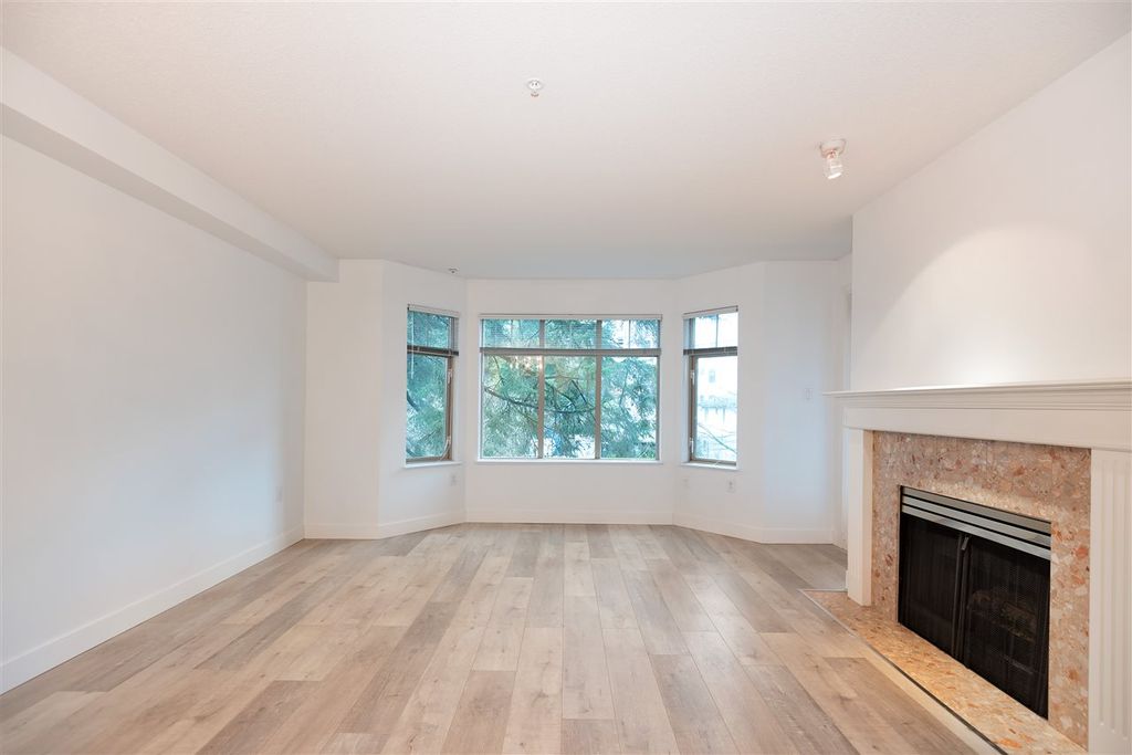 listing image 1109573188689582469