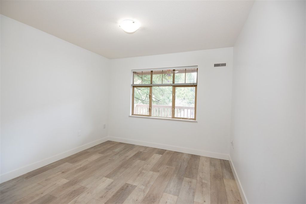 listing image 1101056044755885702