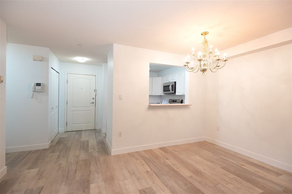 listing image 1104779359647321520