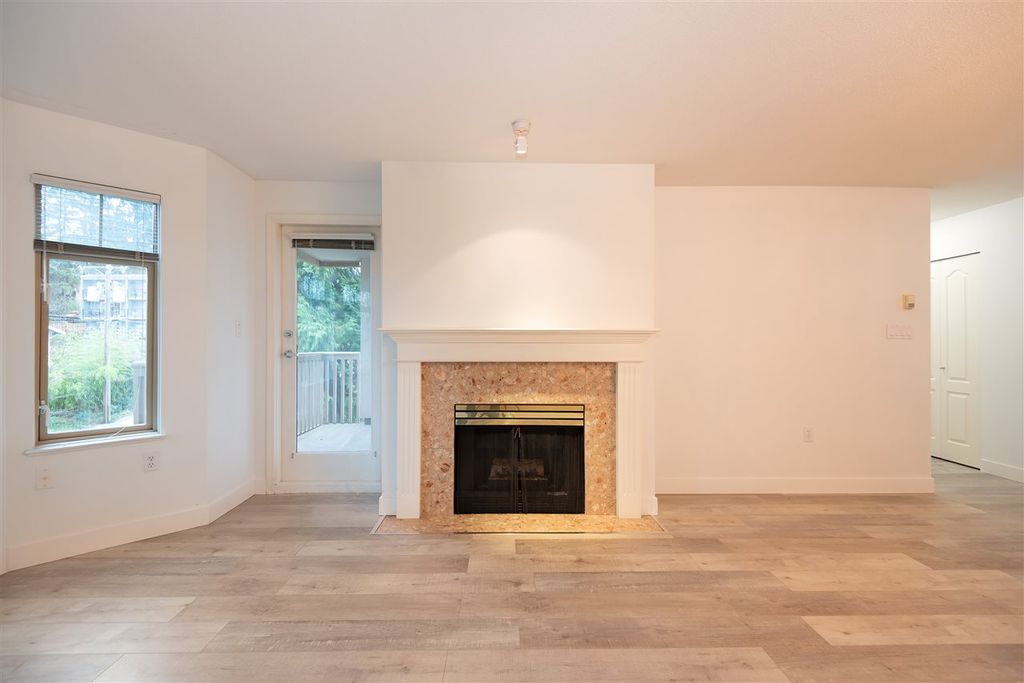 listing image 1103761403871011770