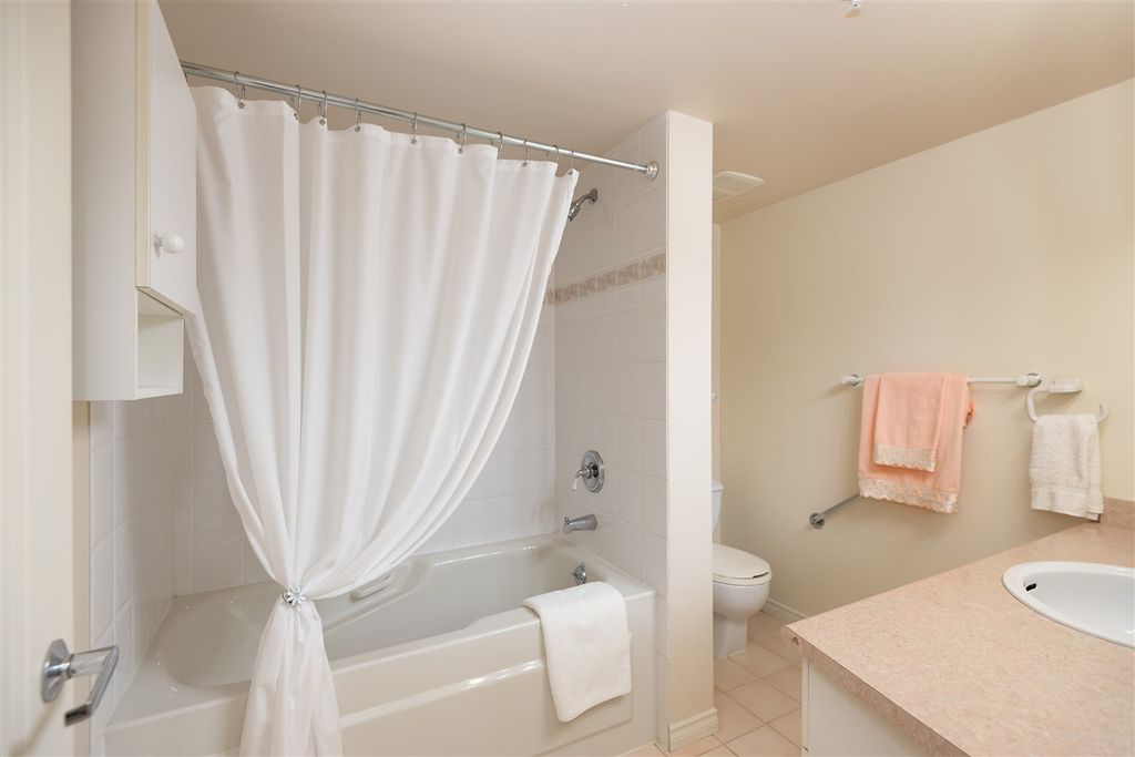 listing image 1102299889778415624