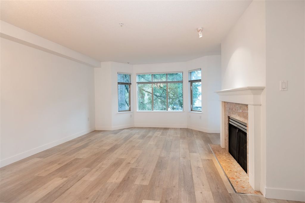 listing image 1104805421201985049