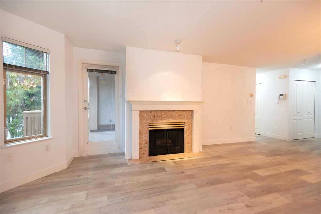 listing image 1102643858899049362