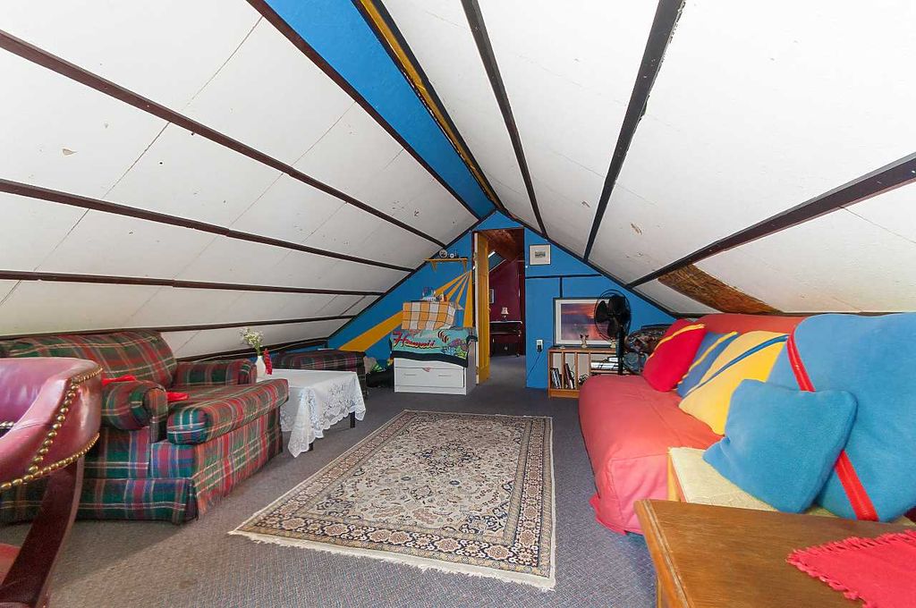 listing image 1102193766300266912