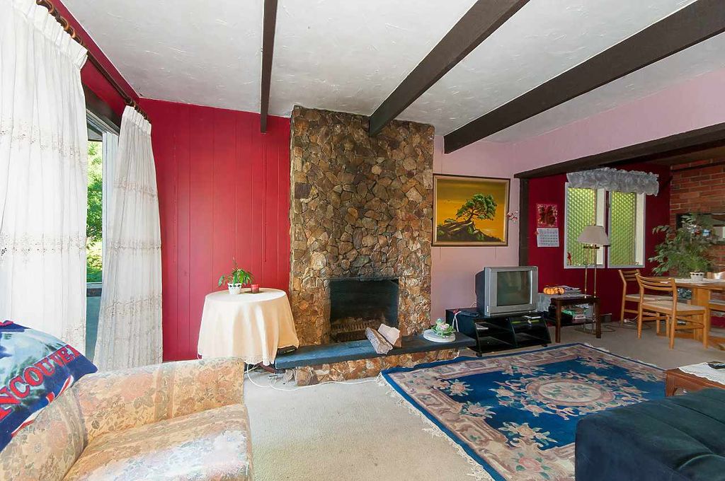 listing image 1102570511625396506