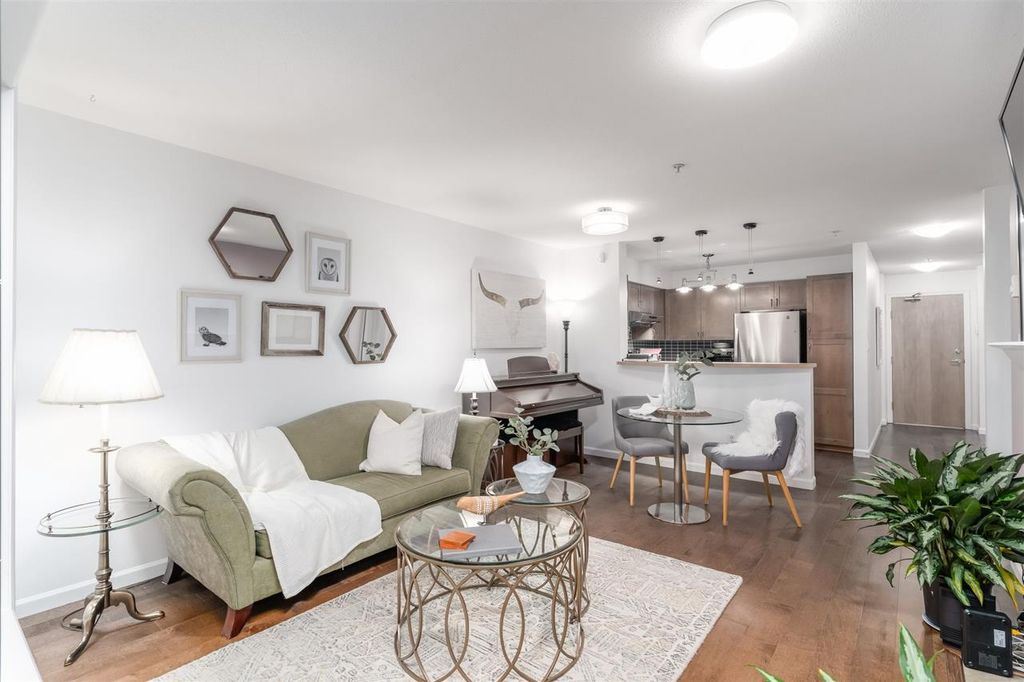 listing image 1101440687173676481