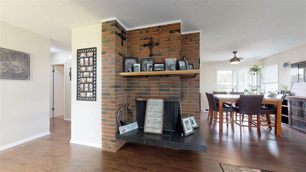 listing image 1105116399285377813